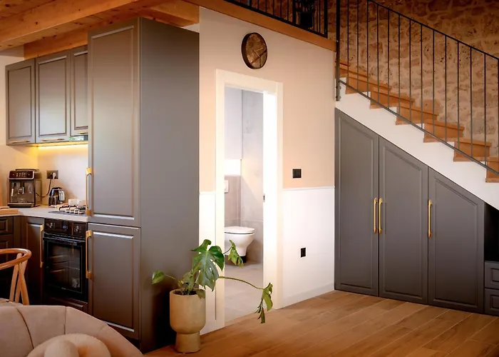 Marchelina House *